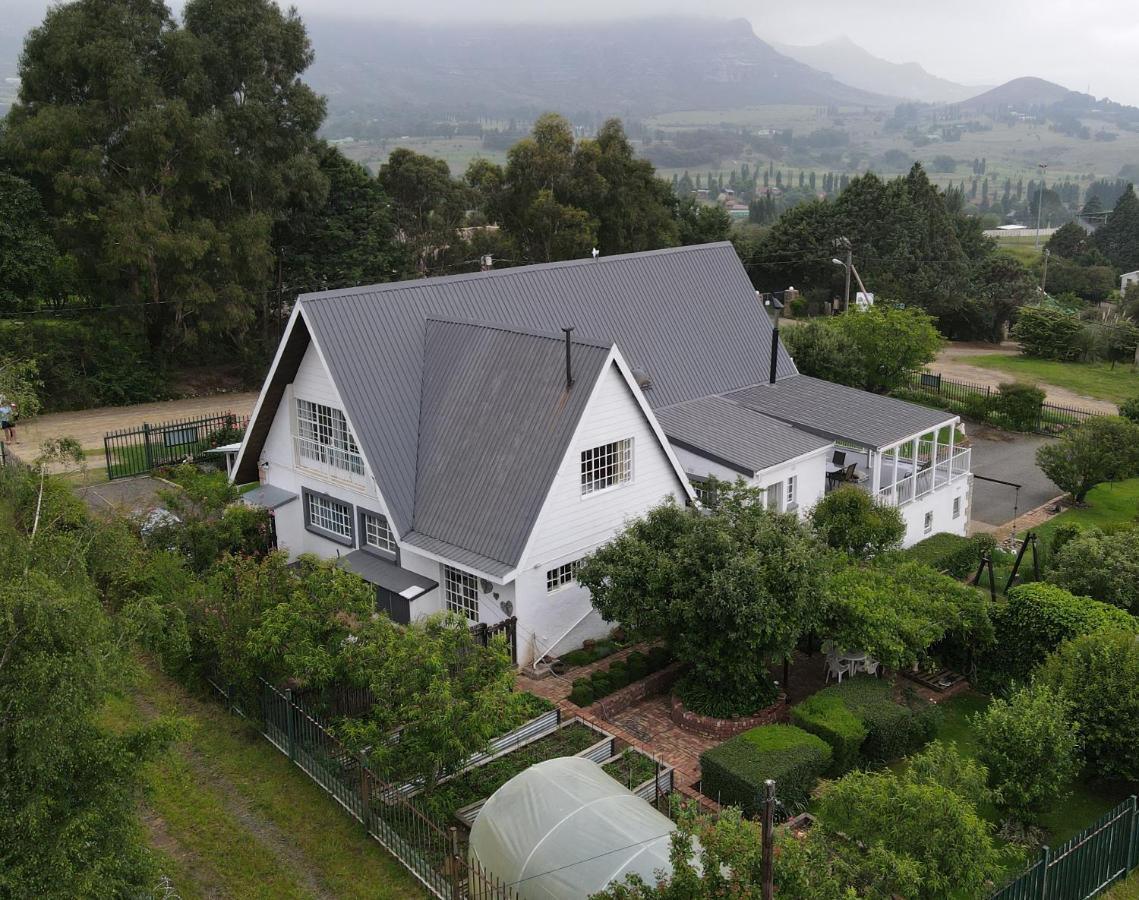 Honeysuckle Clarens Hotell Eksteriør bilde