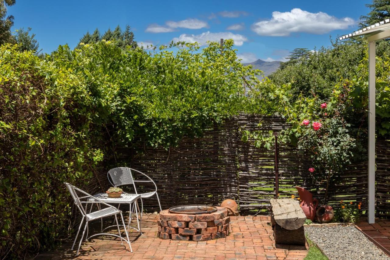 Honeysuckle Clarens Hotell Eksteriør bilde
