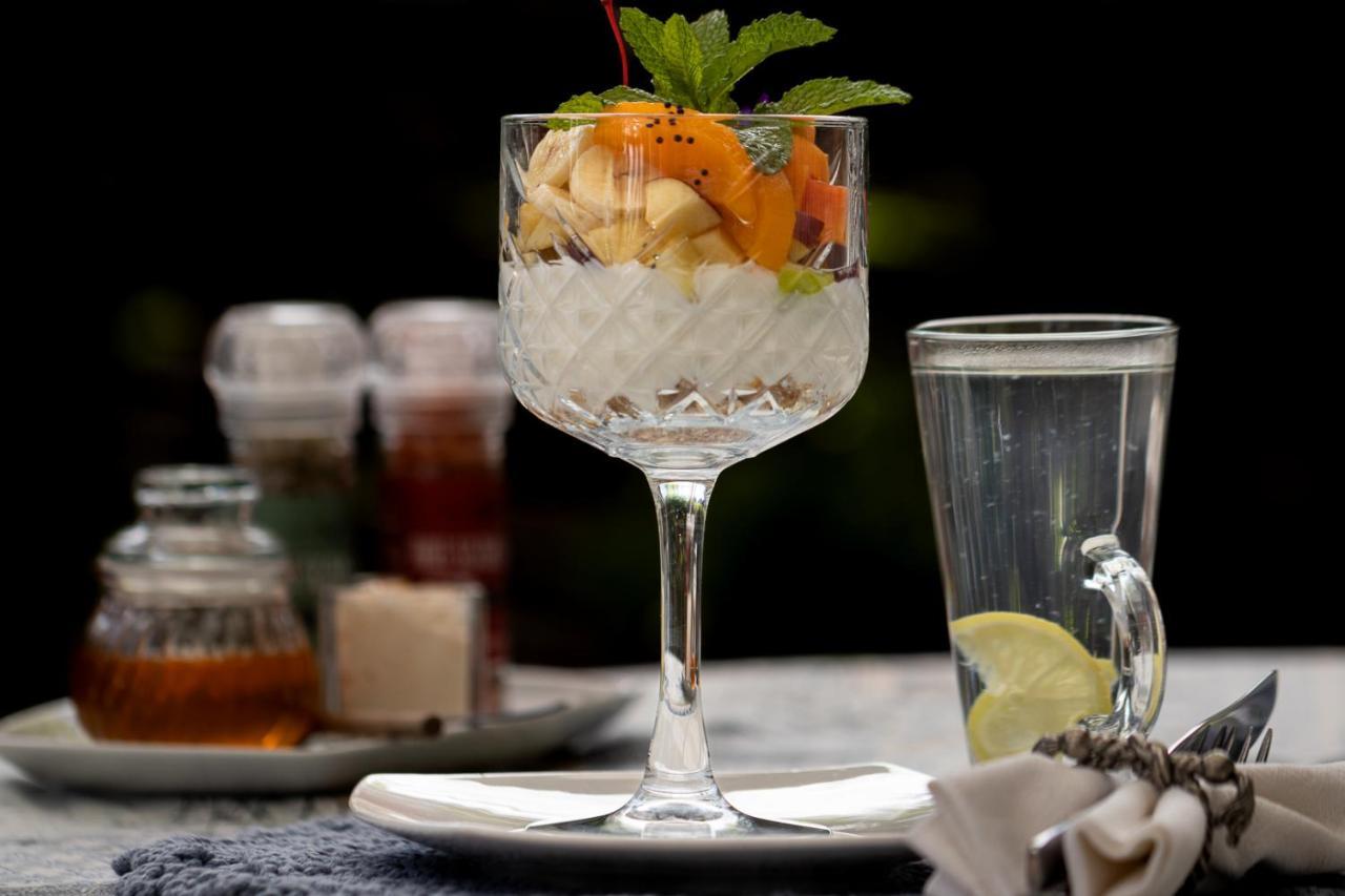 Honeysuckle Clarens Hotell Eksteriør bilde