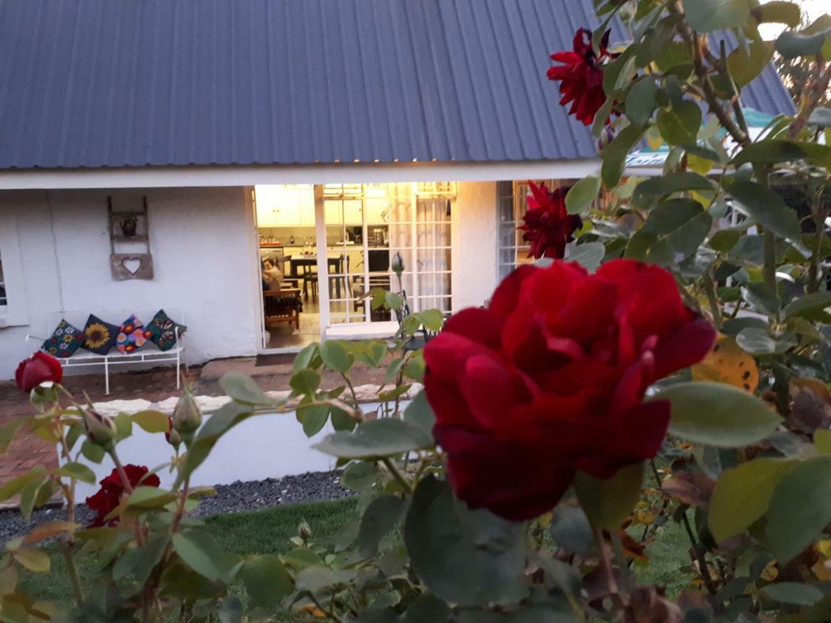 Honeysuckle Clarens Hotell Eksteriør bilde