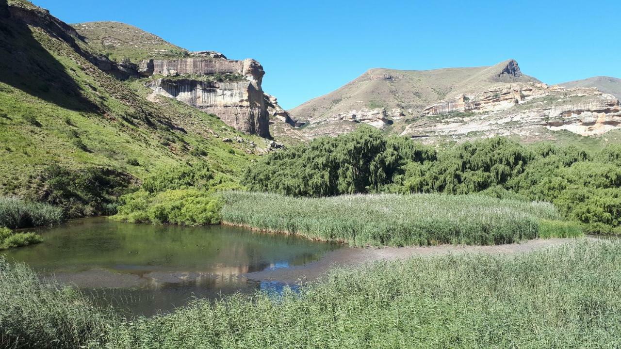 Honeysuckle Clarens Hotell Eksteriør bilde